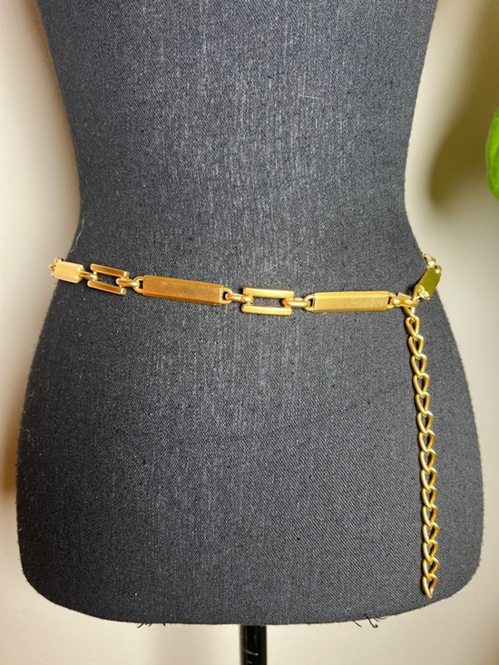 ESCADA Women’s Matt Gold Tone Rectangle Chain Link Vintage Adjustable Belt main image 13